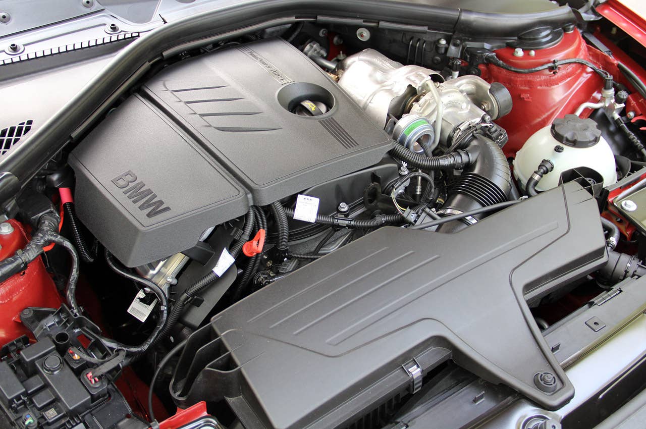 2012 BMW 1 Series Five-Door engine