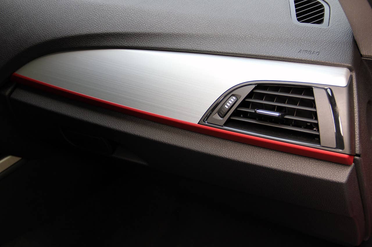 2012 BMW 1 Series Five-Door dash
