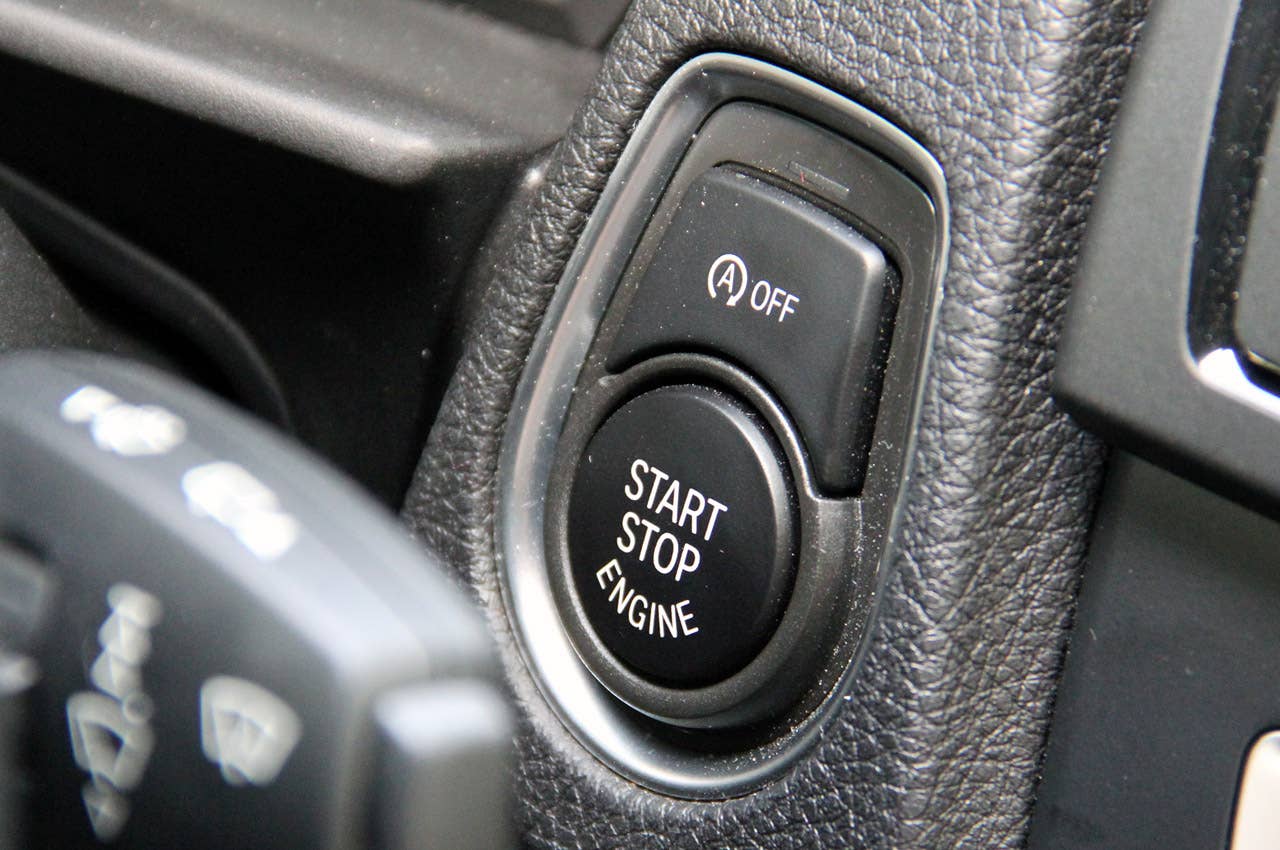 2012 BMW 1 Series Five-Door start button