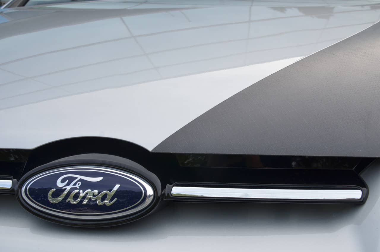 Ford Develops Carbon Fiber Technology that Could Deliver More Fuel-Efficient Vehicles. (10/08/12)