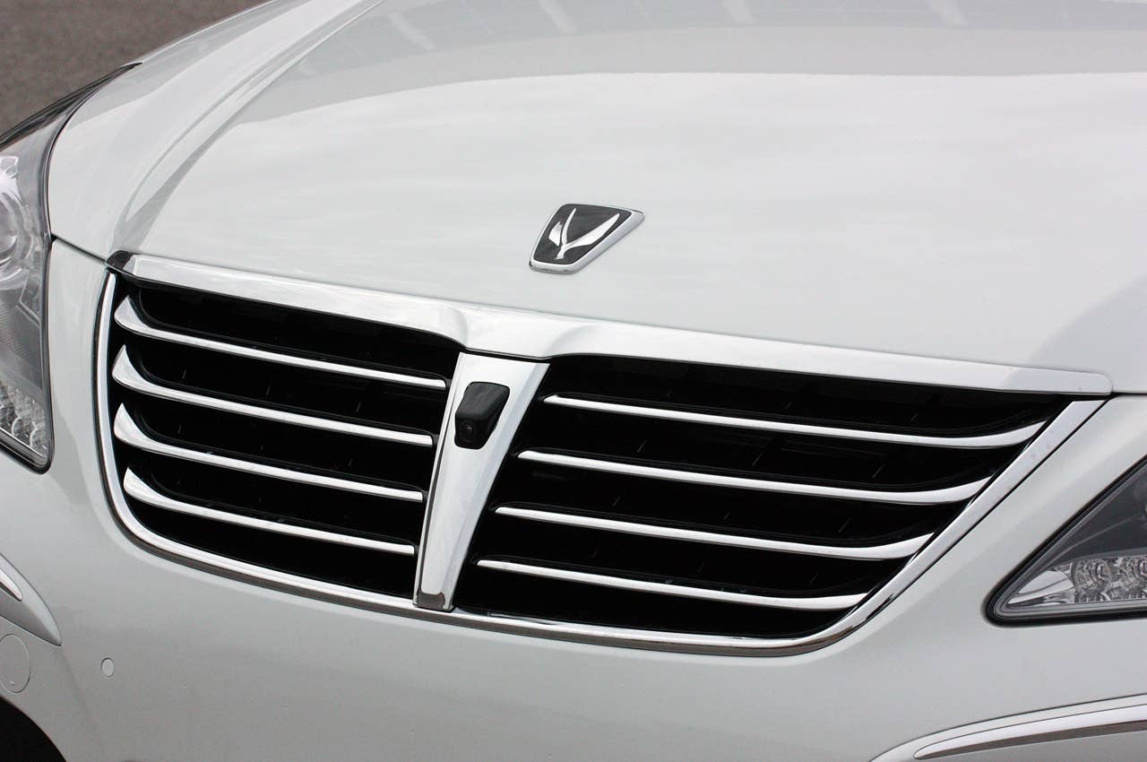 2011 Hyundai Equus Ultimate grille