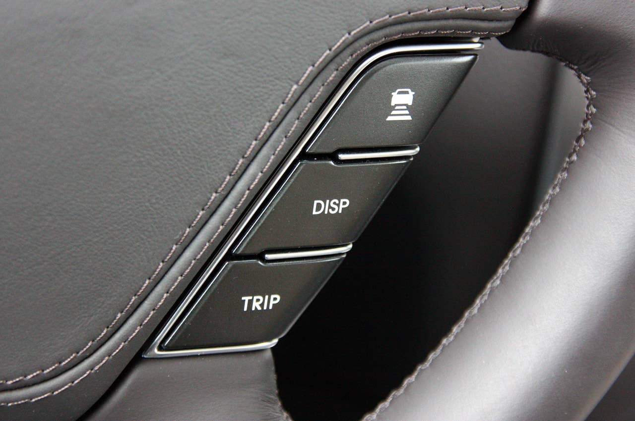 2011 Hyundai Equus Ultimate steering wheel controls