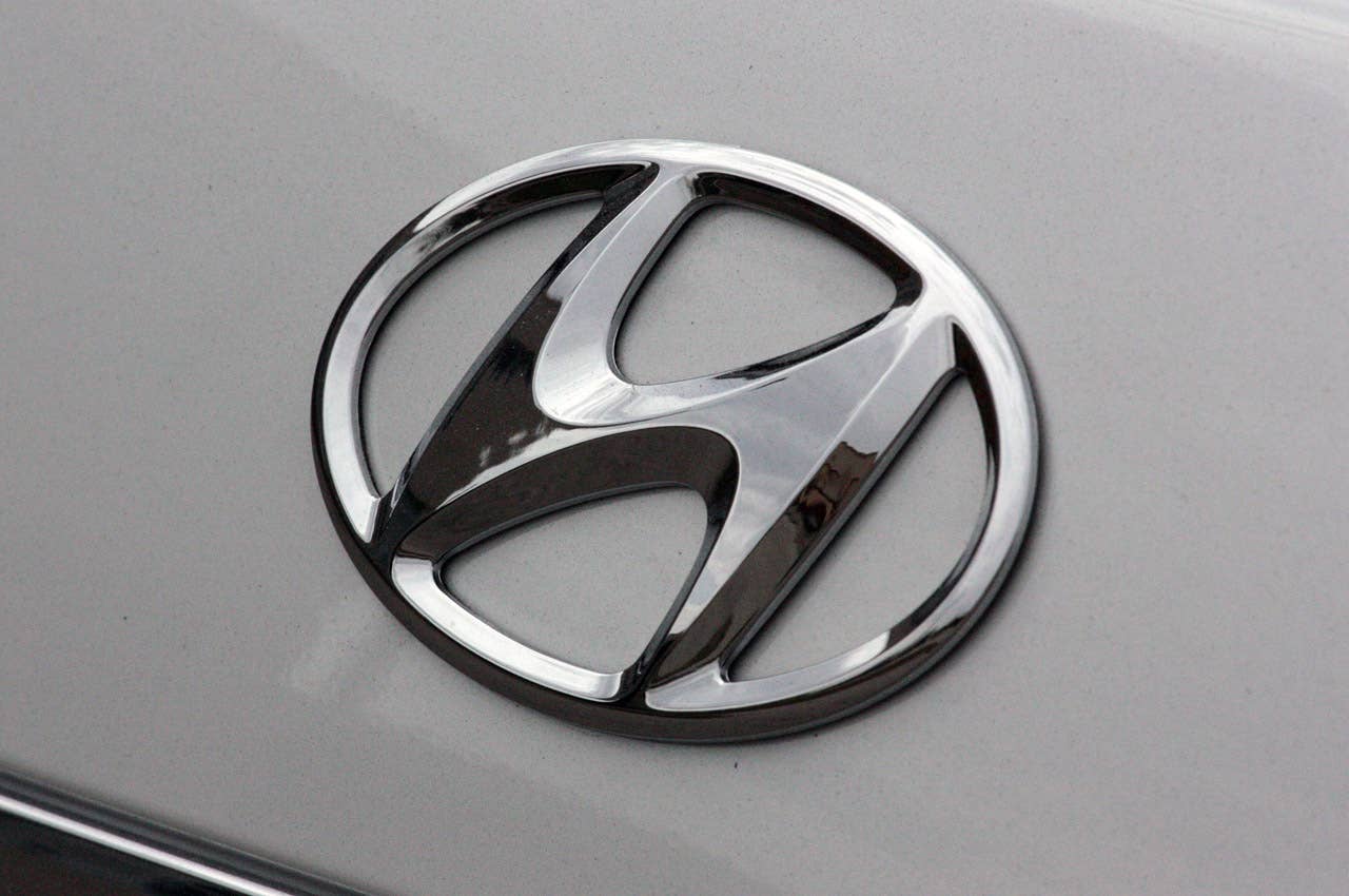 2011 Hyundai Equus Ultimate logo