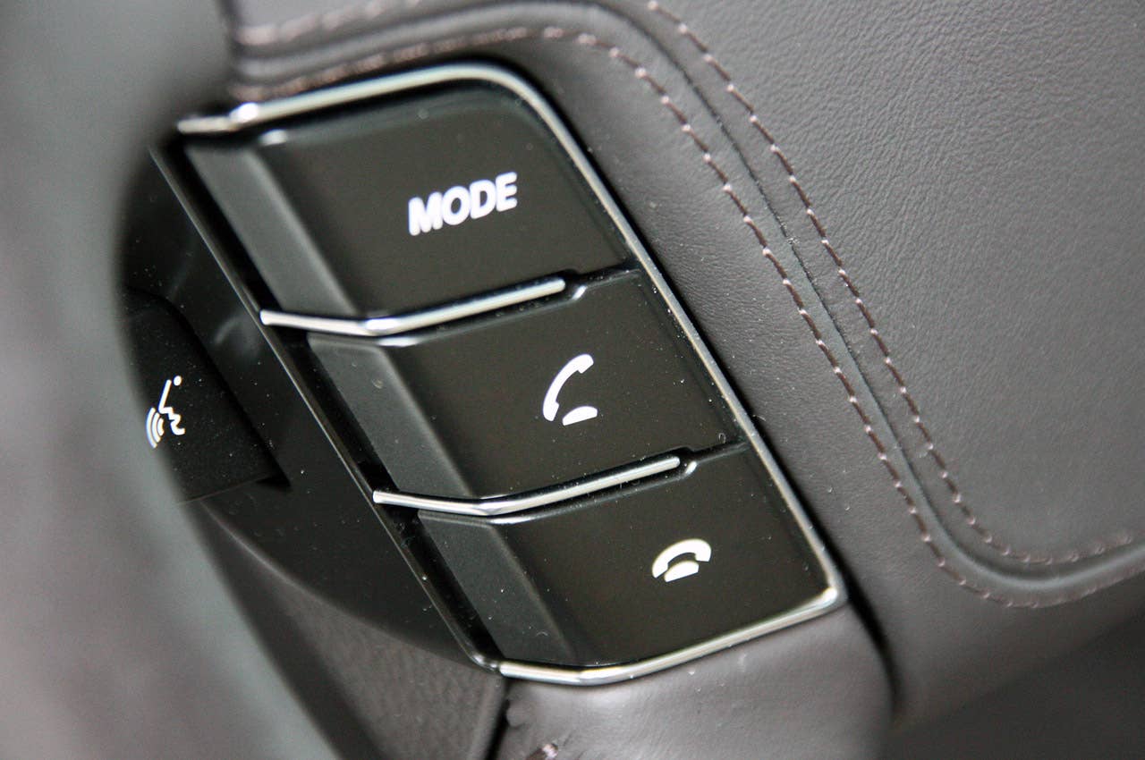 2011 Hyundai Equus Ultimate steering wheel controls