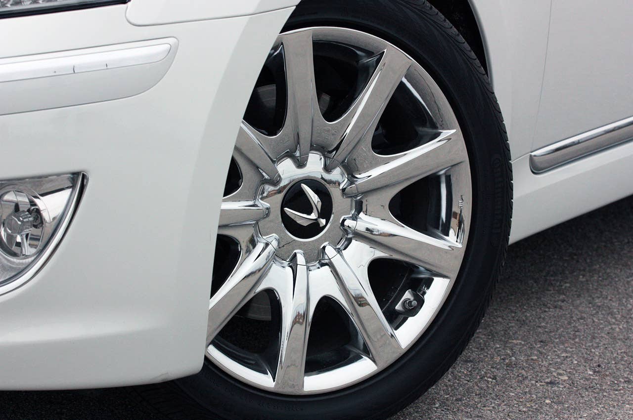 2011 Hyundai Equus Ultimate wheel