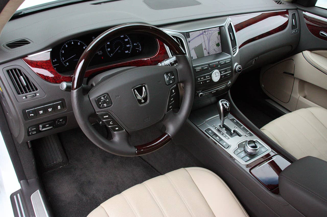 2011 Hyundai Equus Ultimate interior