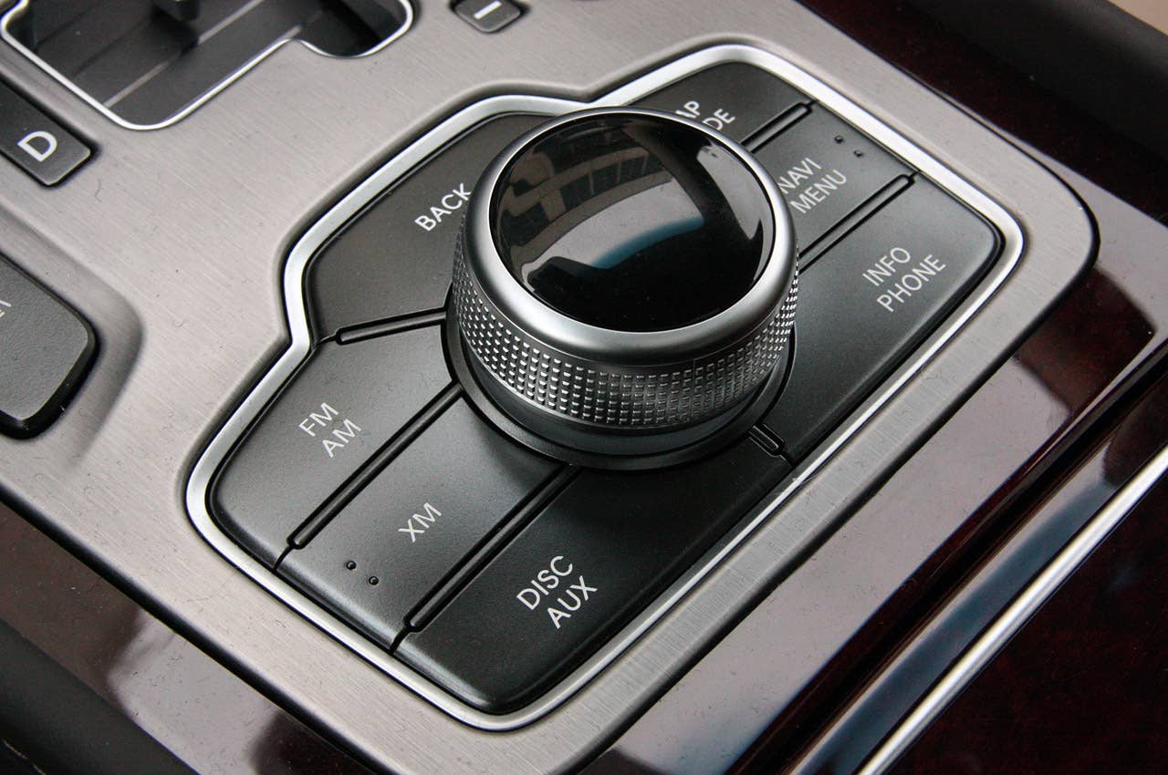 2011 Hyundai Equus Ultimate multimedia system control knob