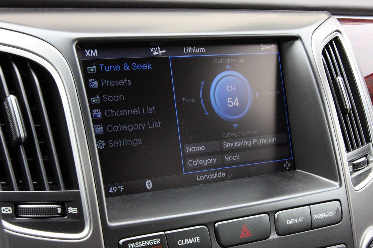 2011 Hyundai Equus Ultimate audio system