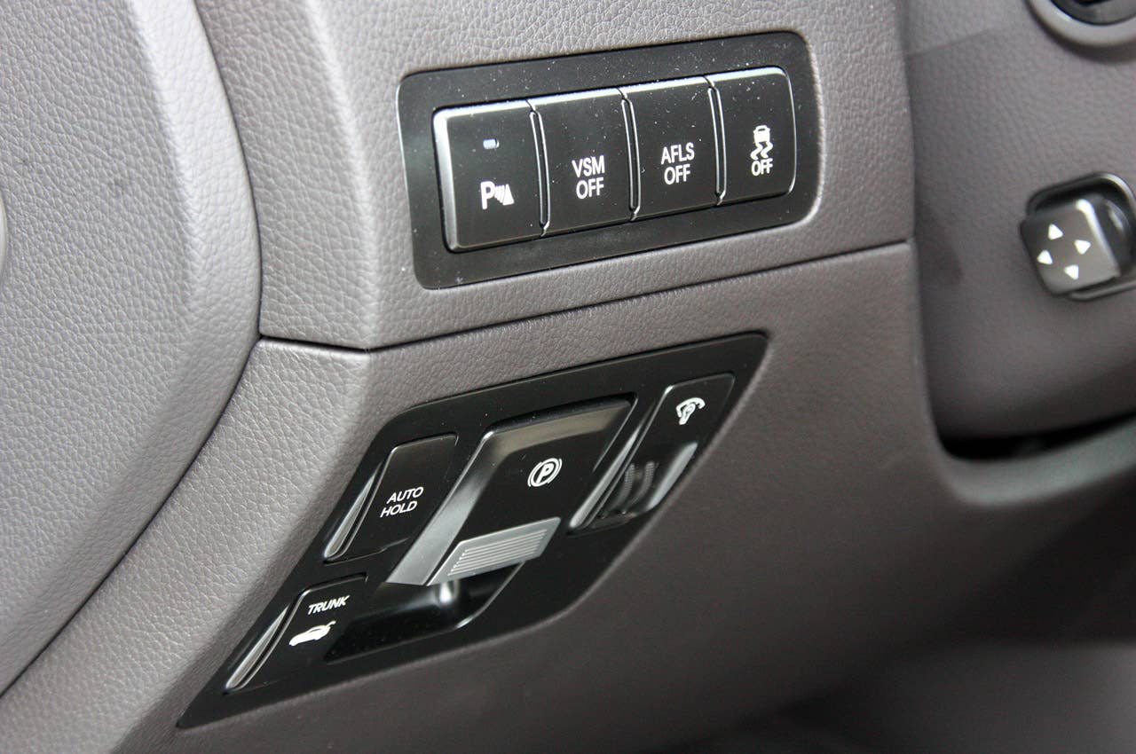 2011 Hyundai Equus Ultimate car settings