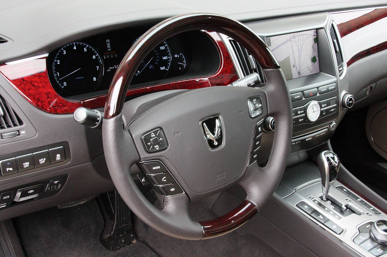 2011 Hyundai Equus Ultimate interior