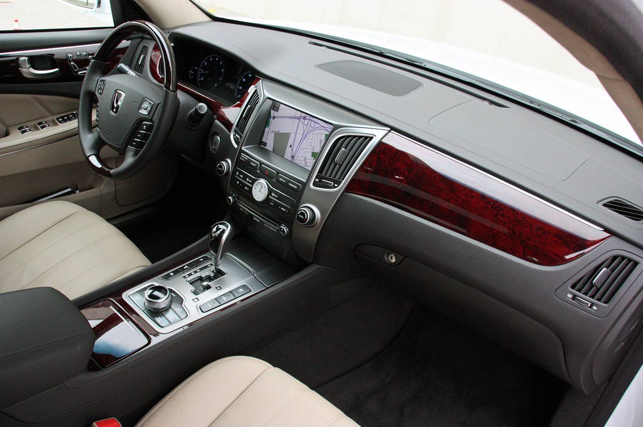 2011 Hyundai Equus Ultimate interior