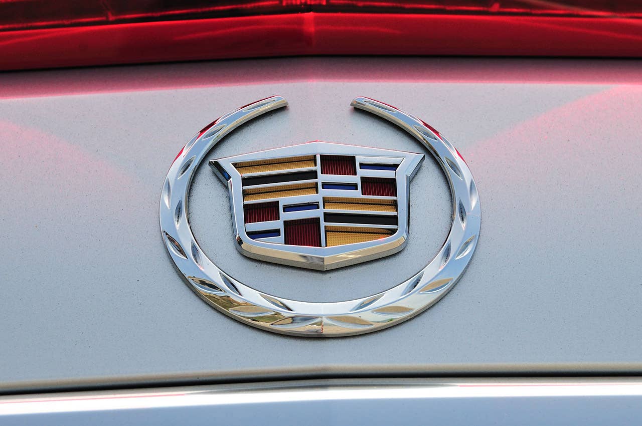2013 Cadillac XTS logo