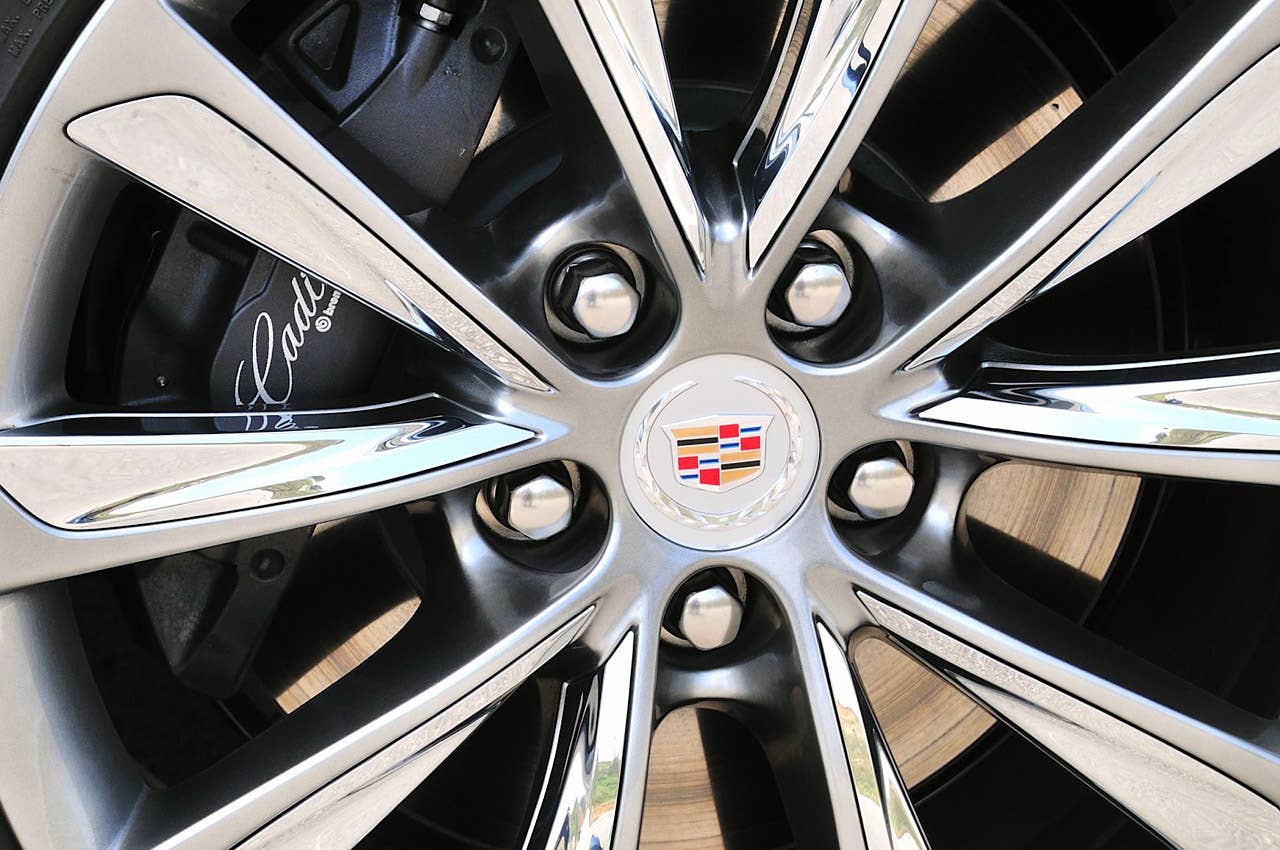 2013 Cadillac XTS wheel detail