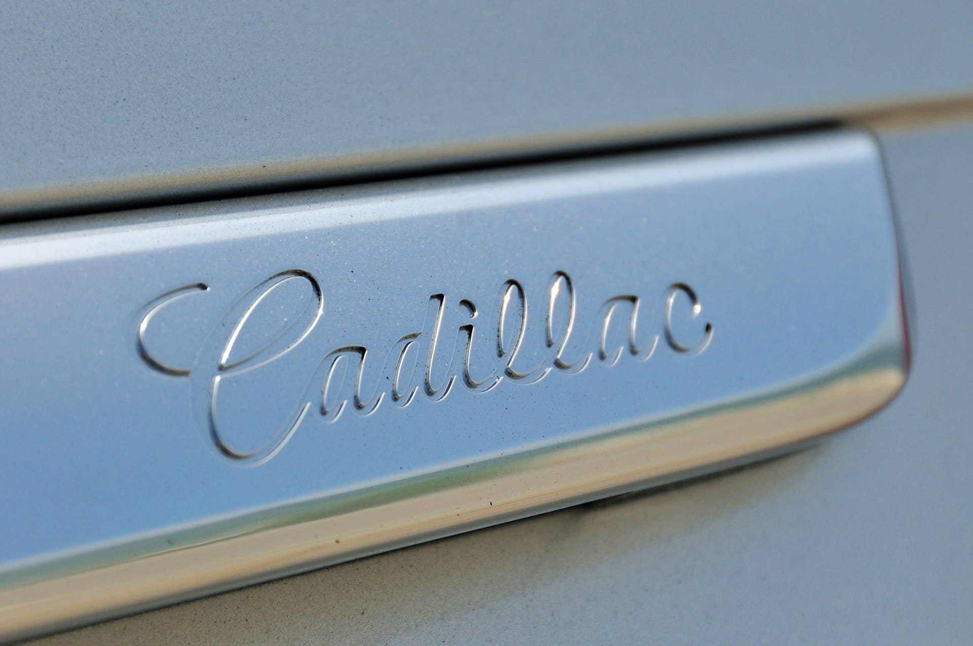 2013 Cadillac XTS chrome trim