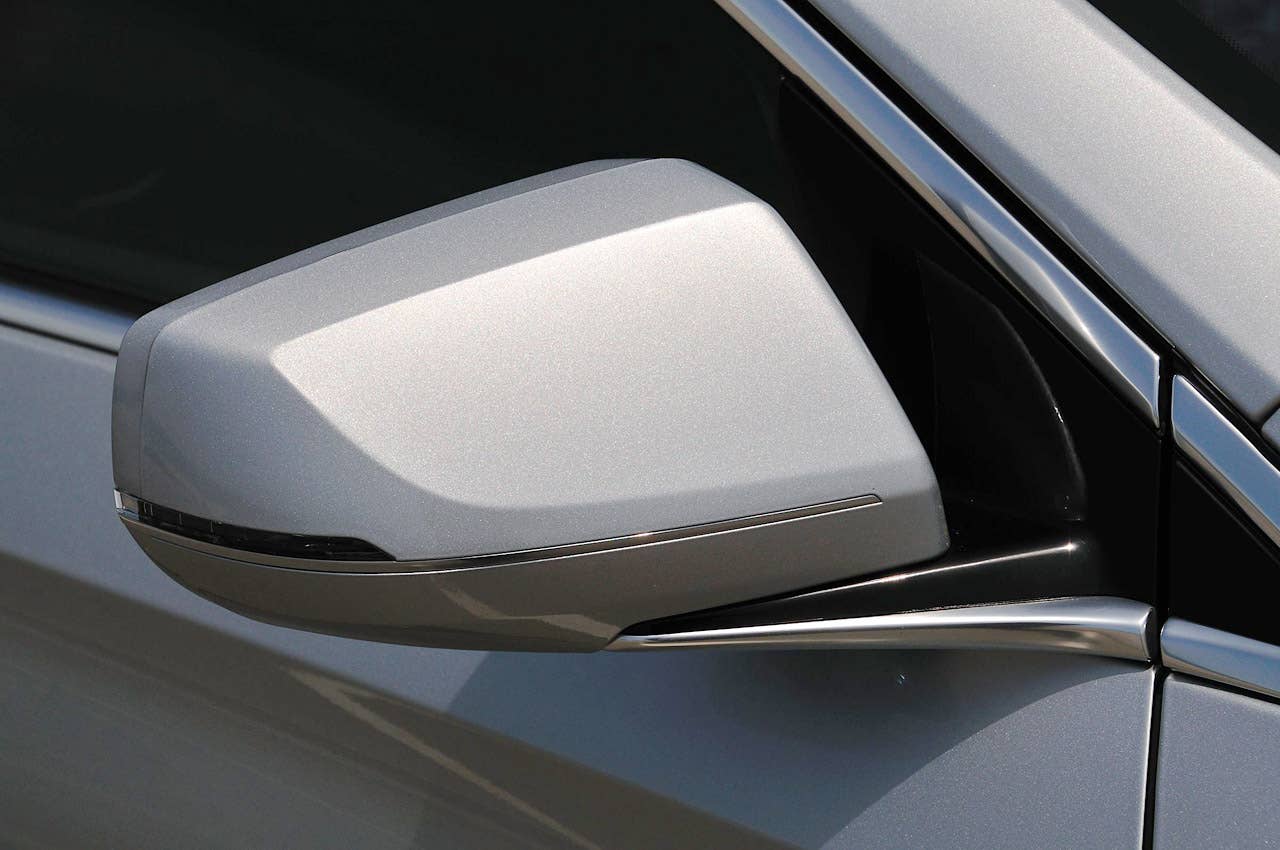 2013 Cadillac XTS side mirror