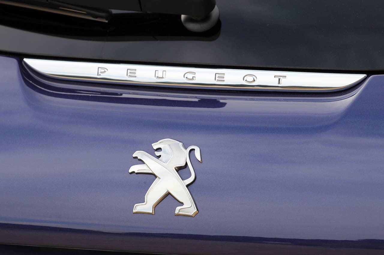 2012 Peugeot 208 logo