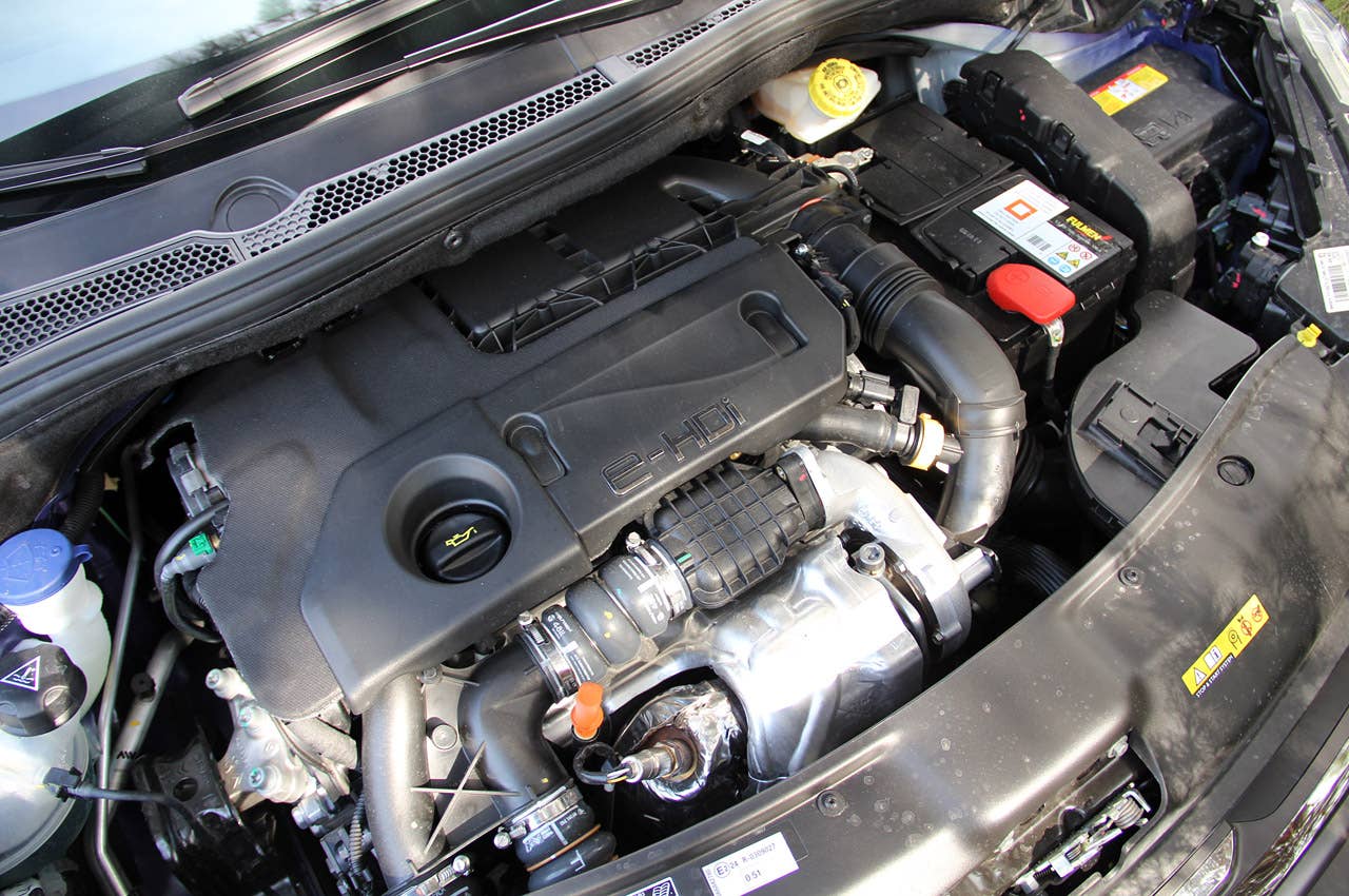 2012 Peugeot 208 engine