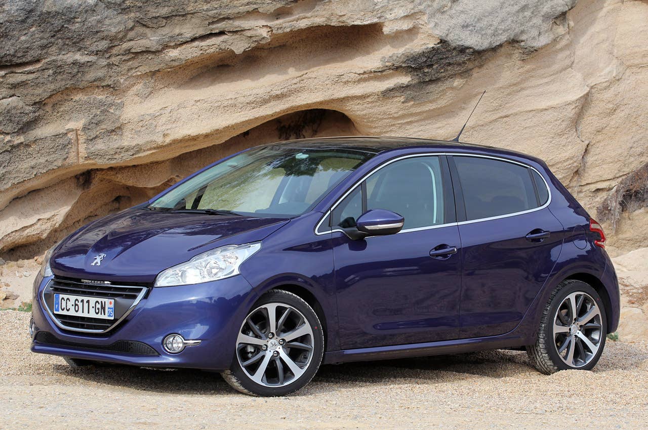 2012 Peugeot 208 front 3/4 view