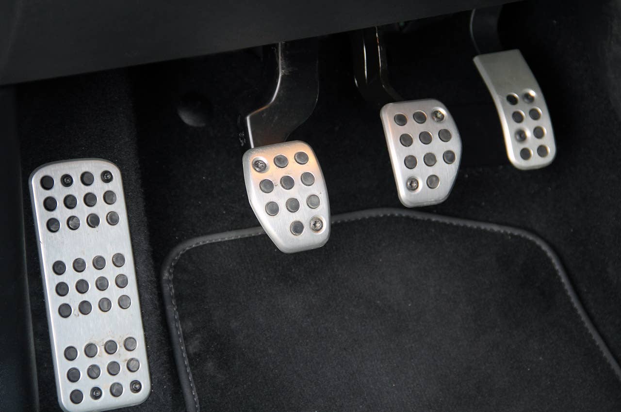 2012 Peugeot 208 pedals