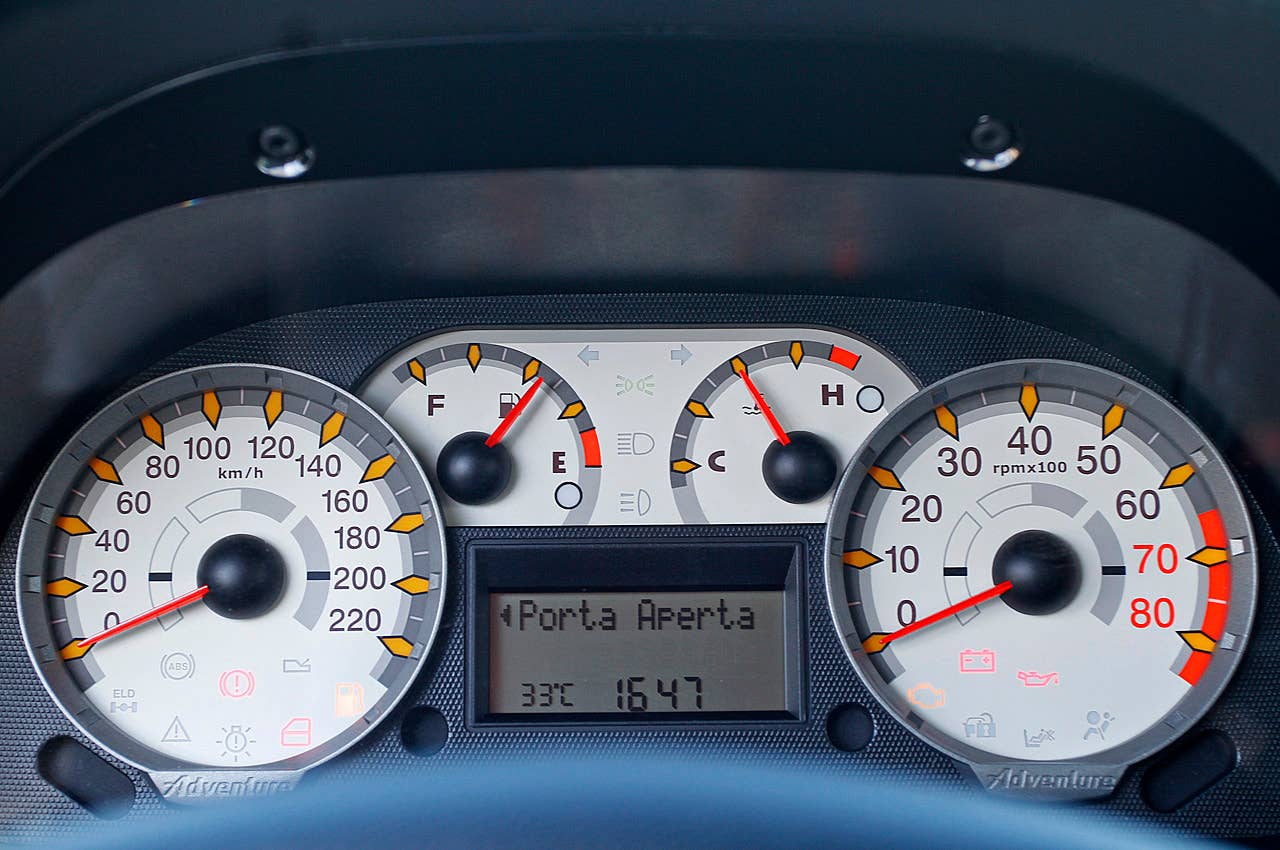2013 Fiat Strada gauges