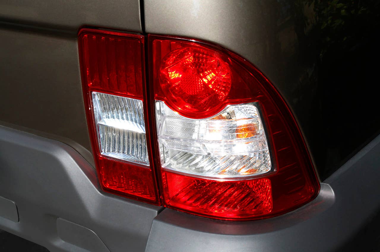 2013 Fiat Strada taillight