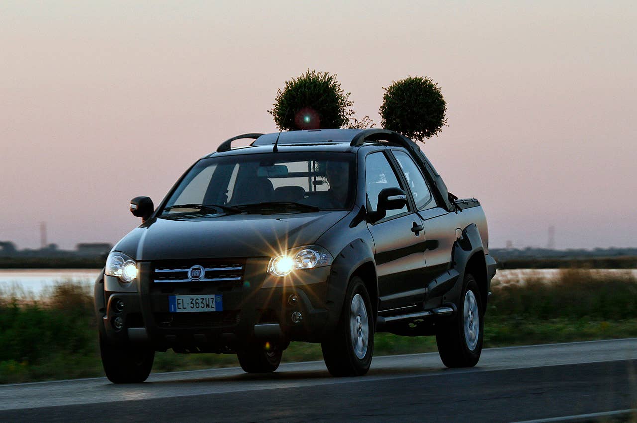 2013 Fiat Strada driving