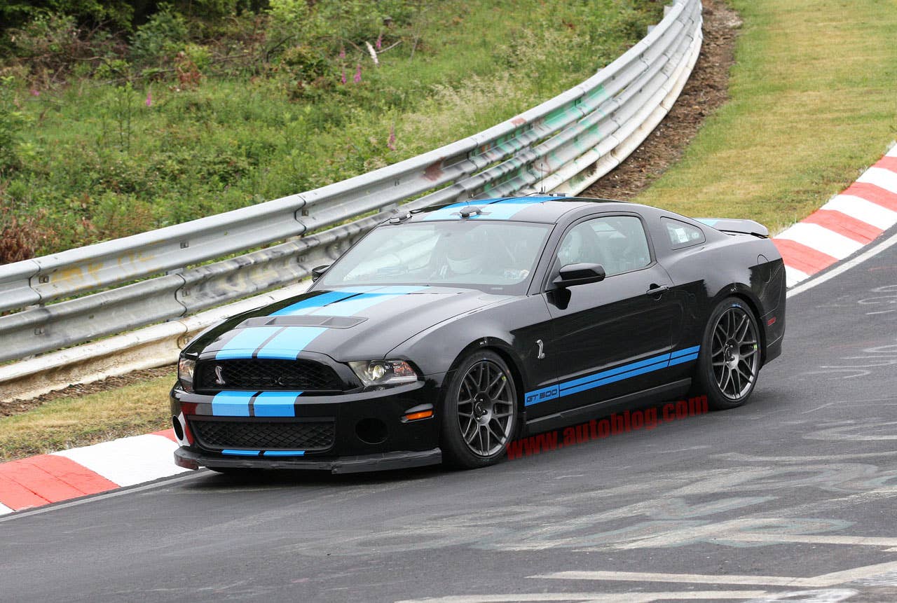 Ford Mustang Shelby GT500 Spy Shots front 3/4