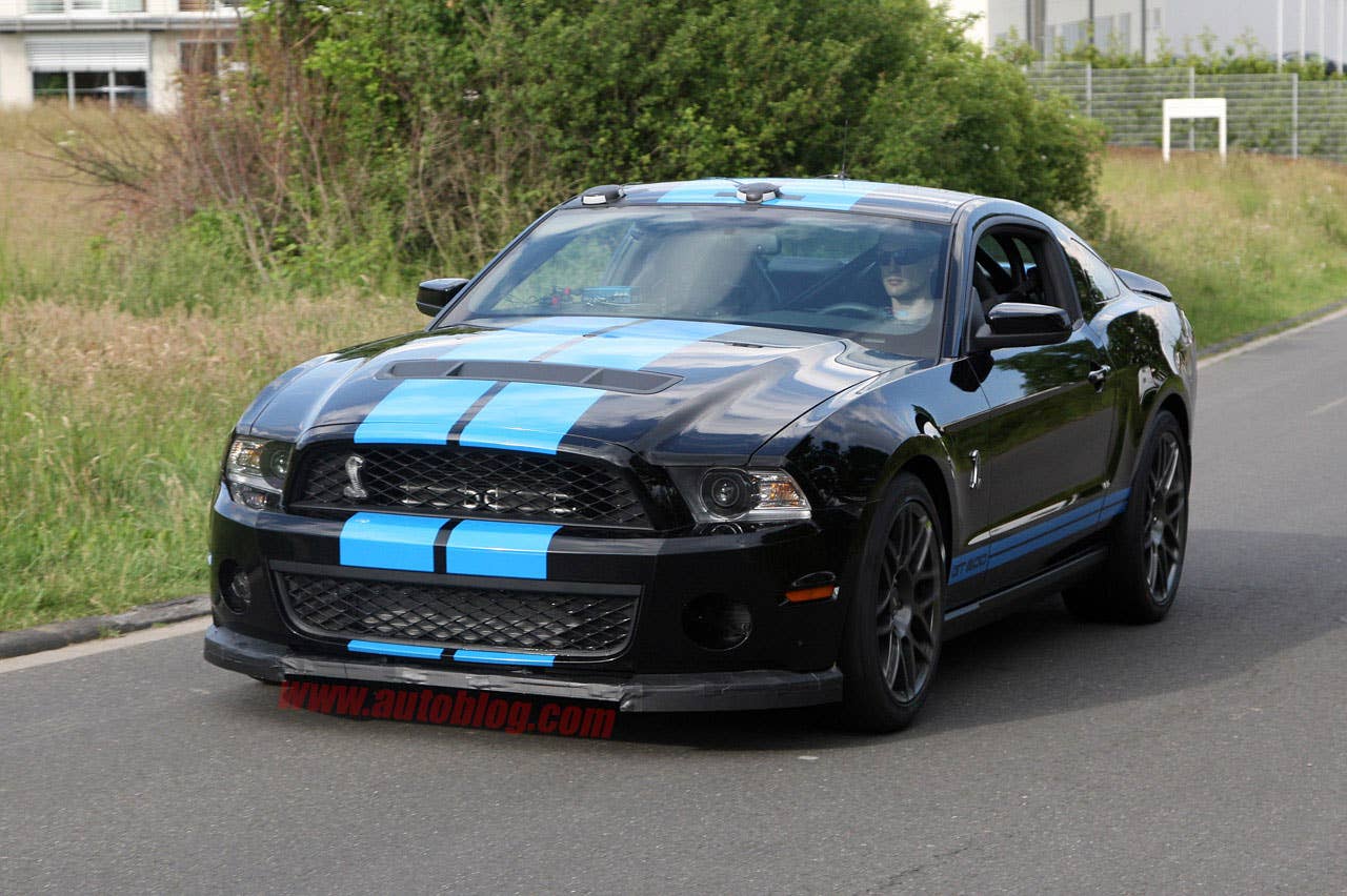 Ford Mustang Shelby GT500 Spy Shots front 3/4