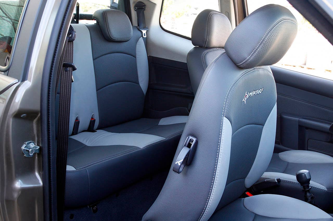 2013 Fiat Strada rear seats