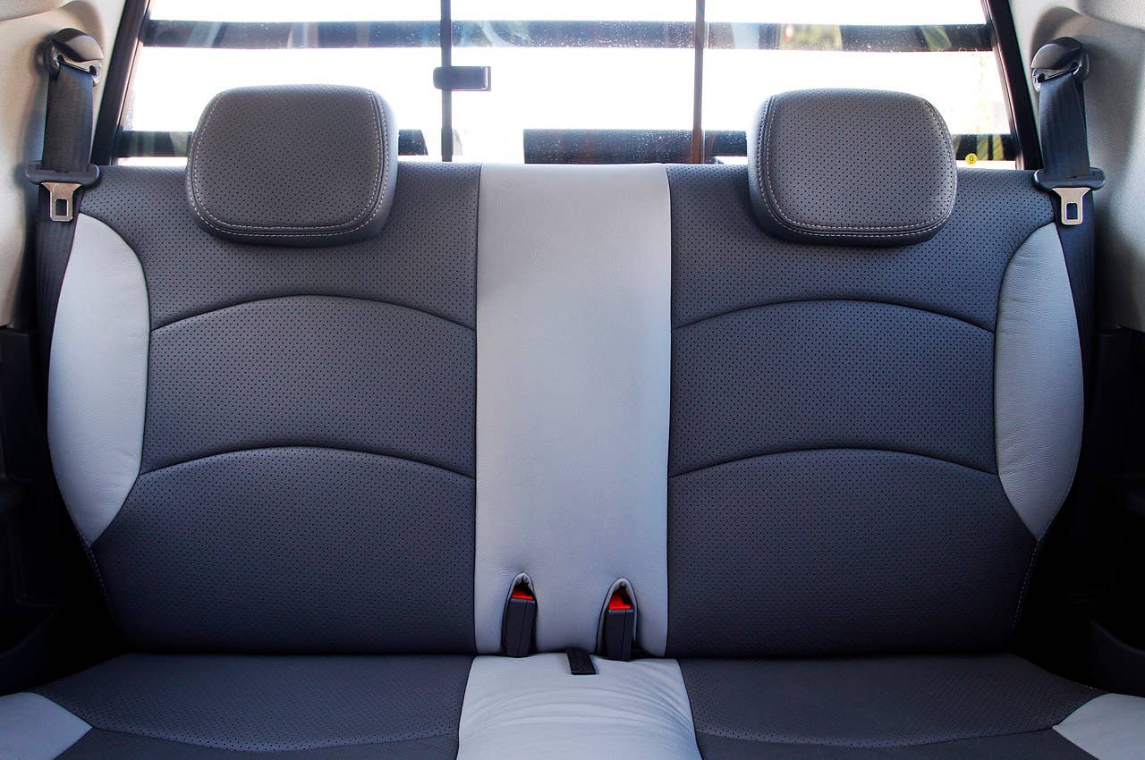2013 Fiat Strada rear seats