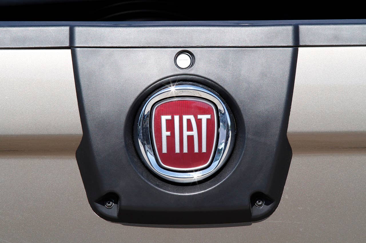 2013 Fiat Strada logo