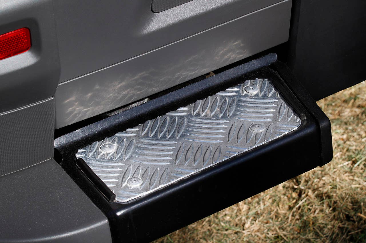 2013 Fiat Strada bed step