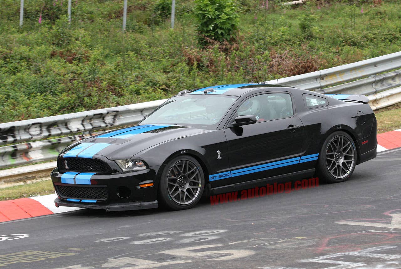 Ford Mustang Shelby GT500 Spy Shots front 3/4