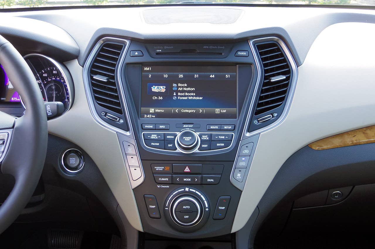 2013 Hyundai Sante Fe instrument panel