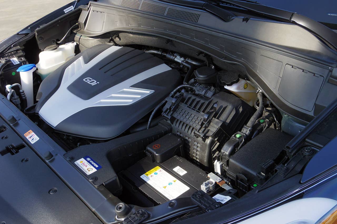 2013 Hyundai Sante Fe engine