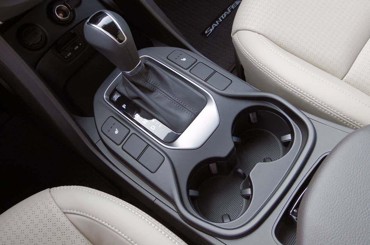 2013 Hyundai Sante Fe shifter