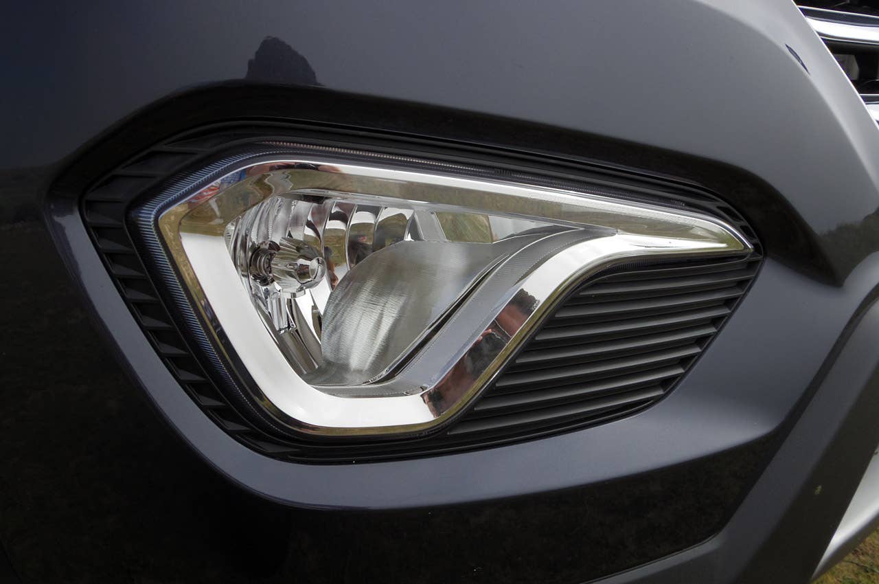 2013 Hyundai Sante Fe fog light