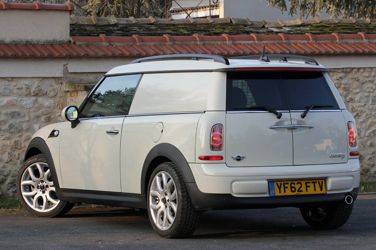 2014 Mini Cooper Clubvan rear 3/4 view