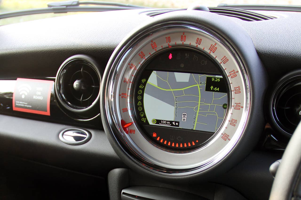 2014 Mini Cooper Clubvan infotainment system