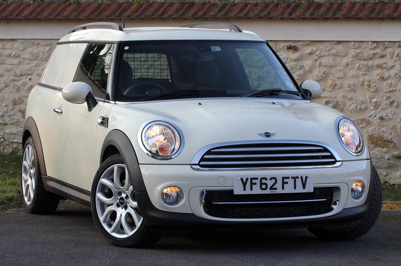 2014 Mini Cooper Clubvan front 3/4 view