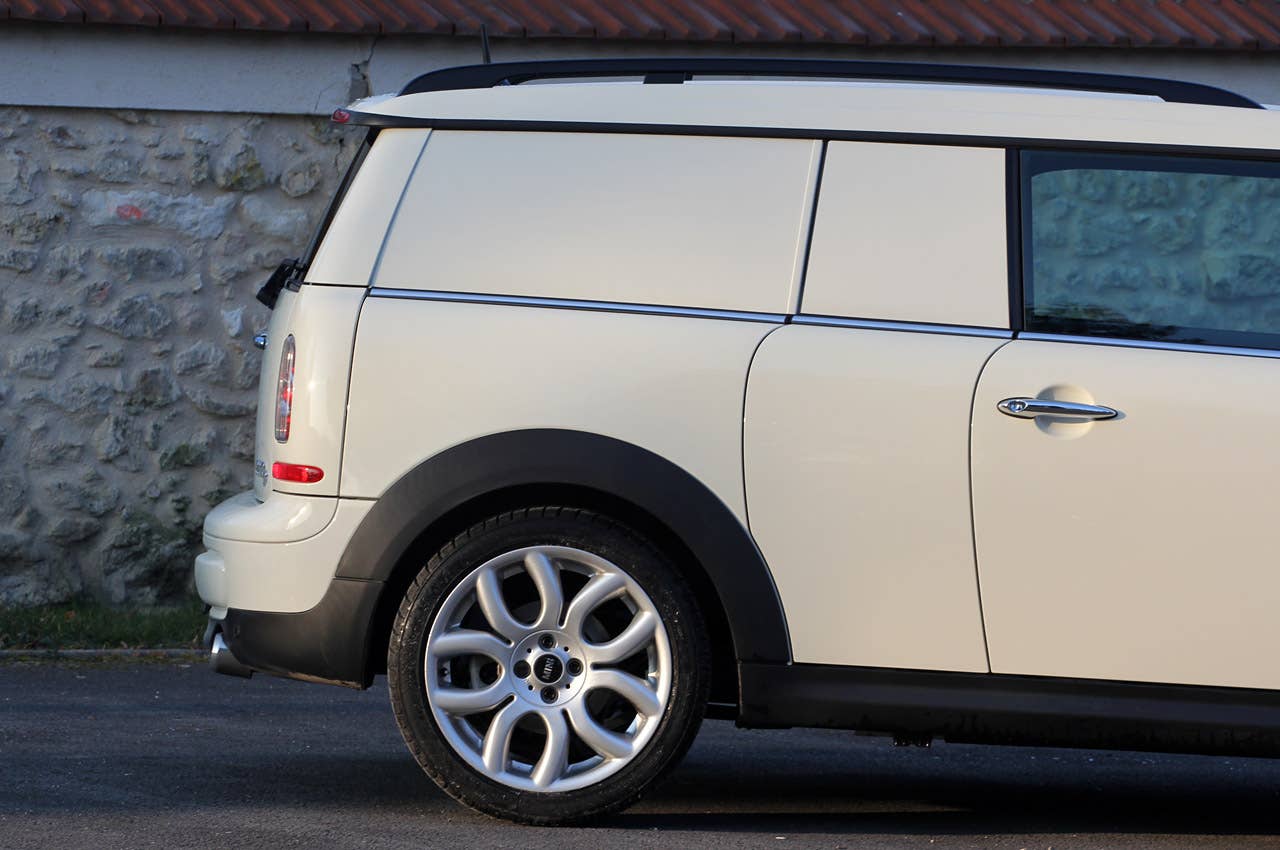 2014 Mini Cooper Clubvan side detail