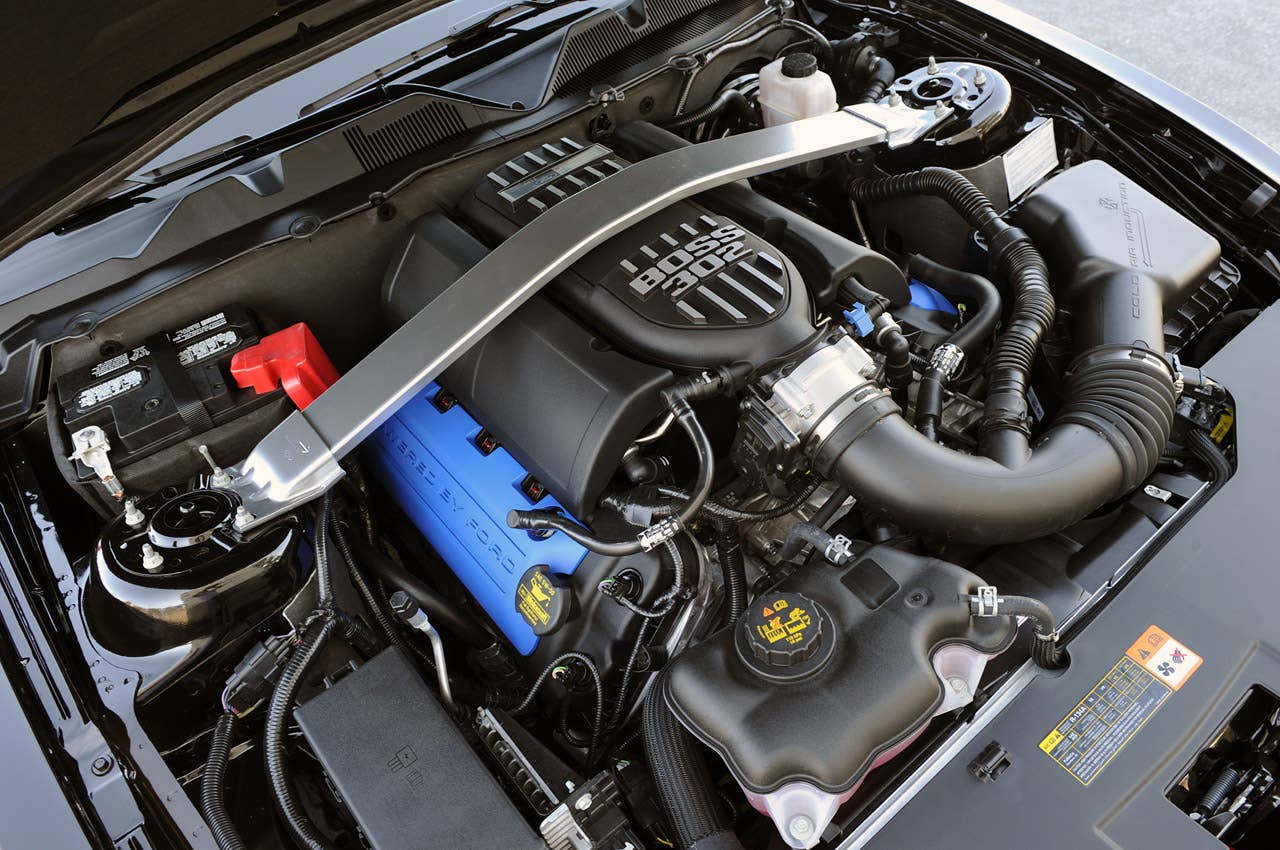 2012 Ford Mustang Boss 302 Laguna Seca engine