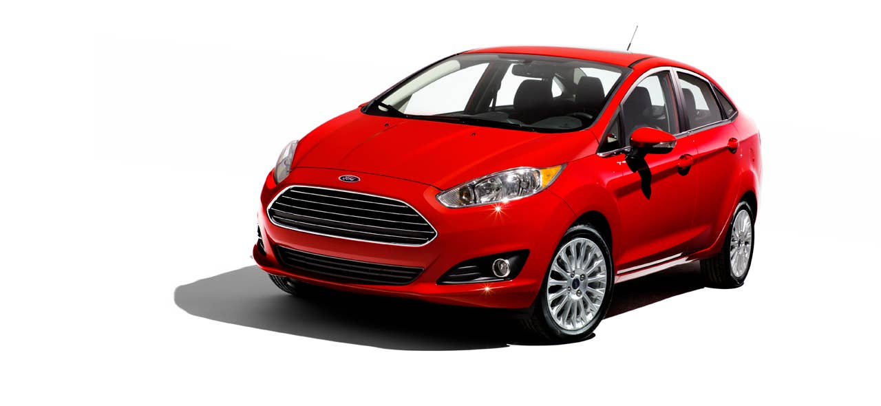 2013 Ford Fiesta sedan (global) front 3/4