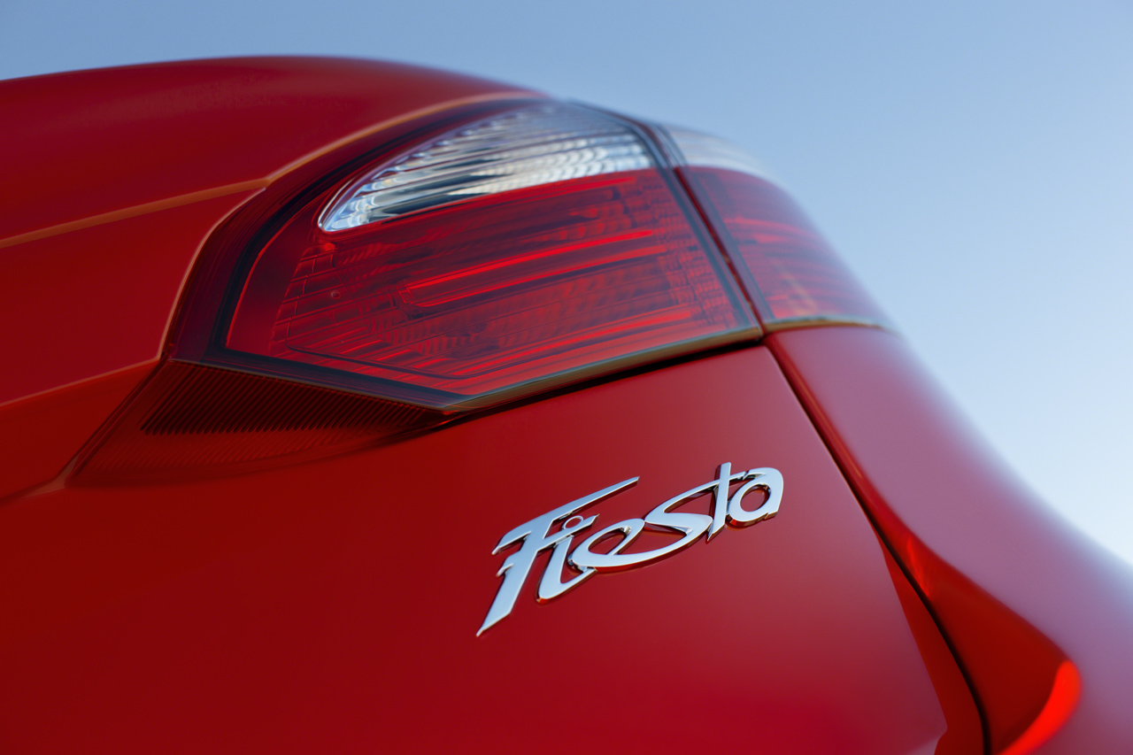 2013 Ford Fiesta sedan (global) taillight detail