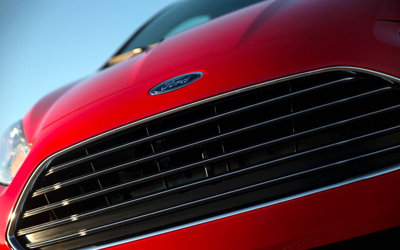 2013 Ford Fiesta sedan (global) grille detail