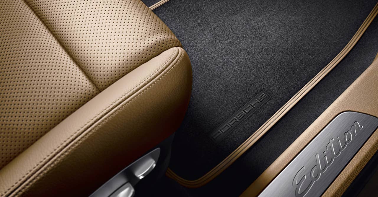 2013 Porsche Panamera Platinum Edition carpet detail