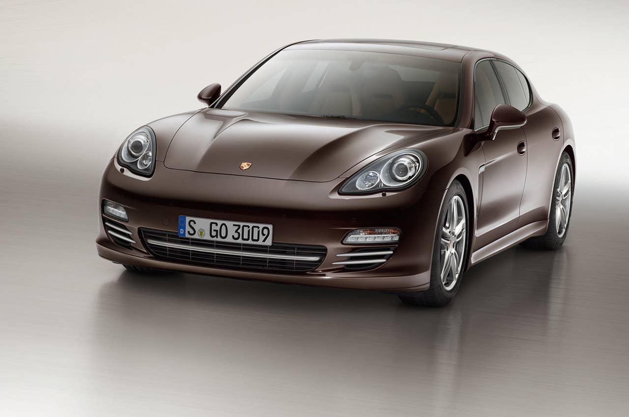 2013 Porsche Panamera Platinum Edition front 3/4