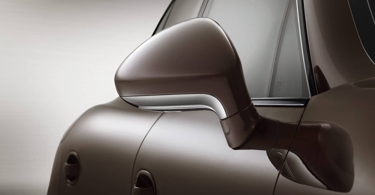 2013 Porsche Panamera Platinum Edition mirror detail