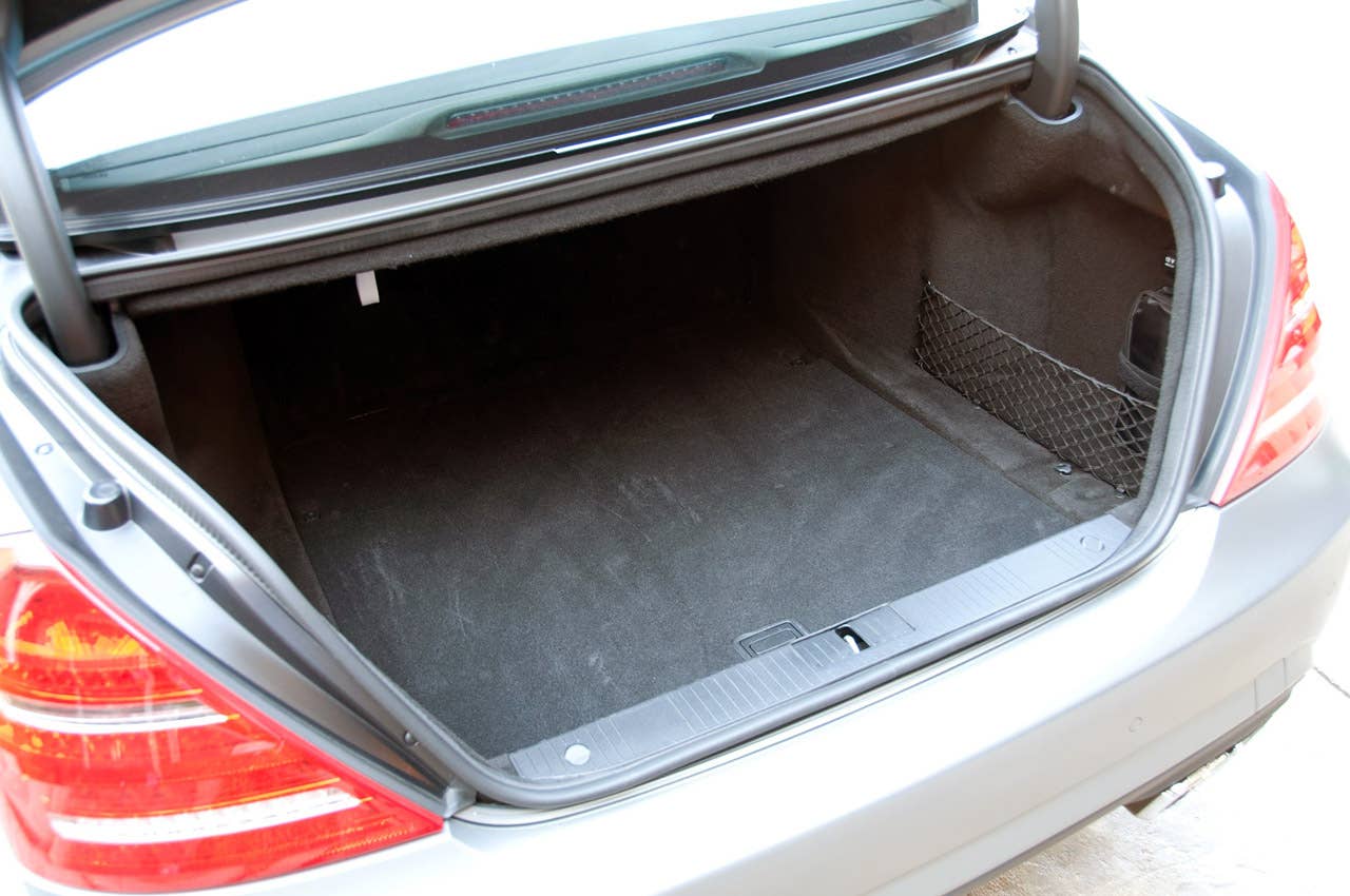 2012 Mercedes-Benz S63 AMG trunk