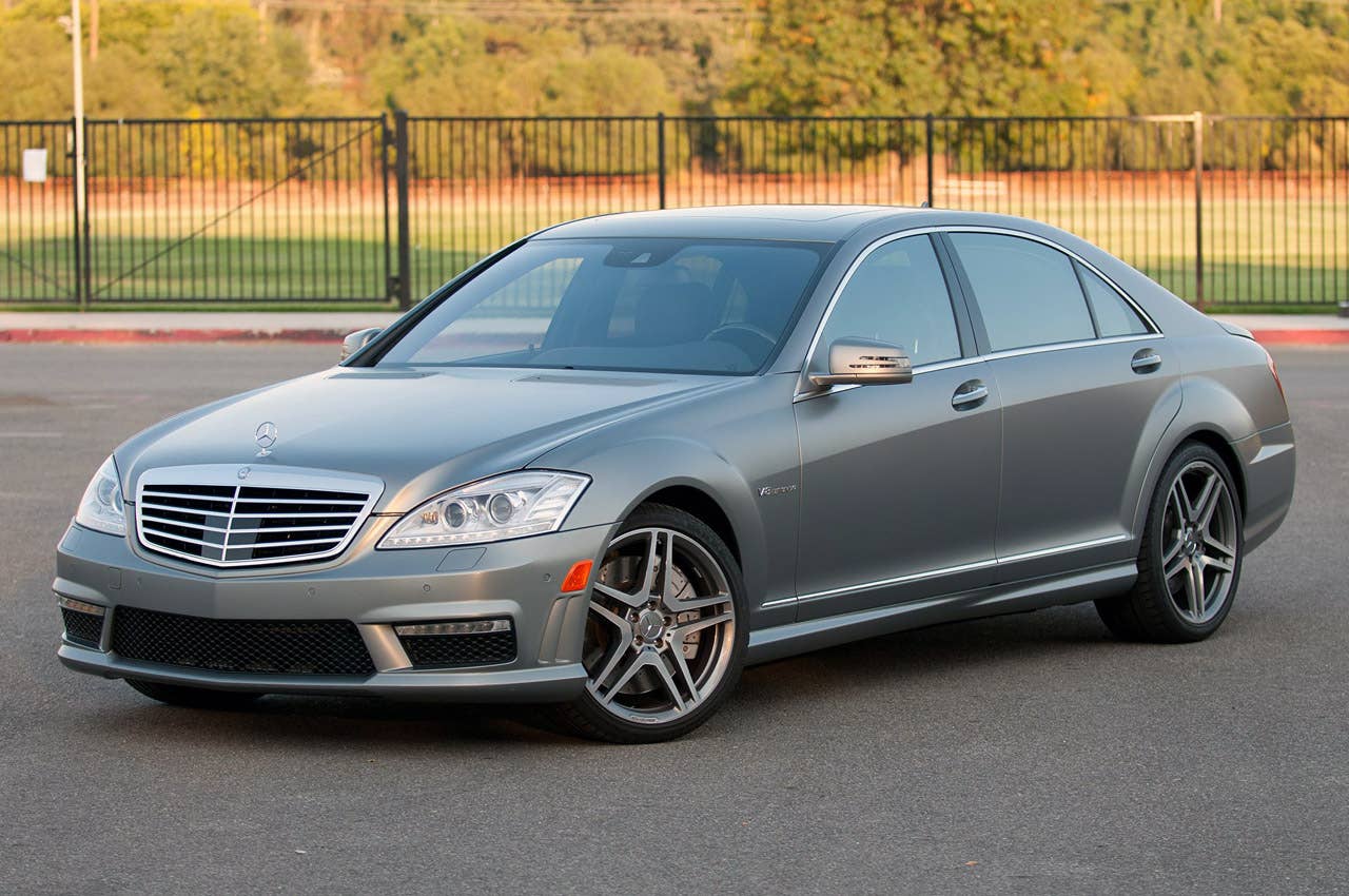 2012 Mercedes-Benz S63 AMG front 3/4 view